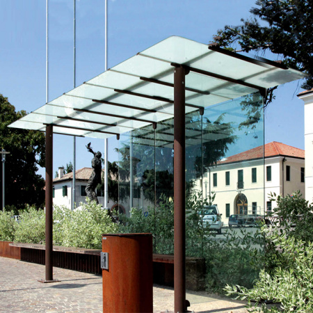 Остановка Atena Shelter